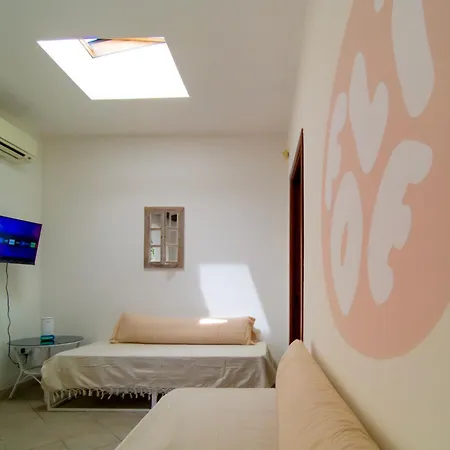 Folie Apartment